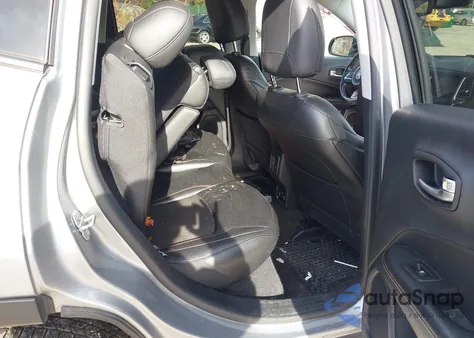 2021 Jeep Compass Latitude 4X4 z USA, uszkodzony, nr VIN 3C4NJDBBXMT544491